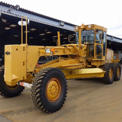 ( KOMATSU )   GD605A-5     ( 110130S0593 )