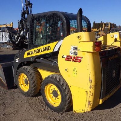 ( NEW HOLLAND ) L215 (2017N036)