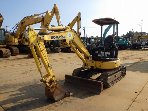 ( KOMATSU )   PC30MR-5   ( 9080S0972 )