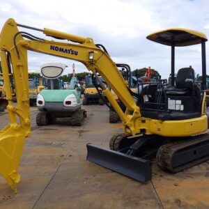 ( KOMATSU )   PC30MR-3   ( 9040N024 )