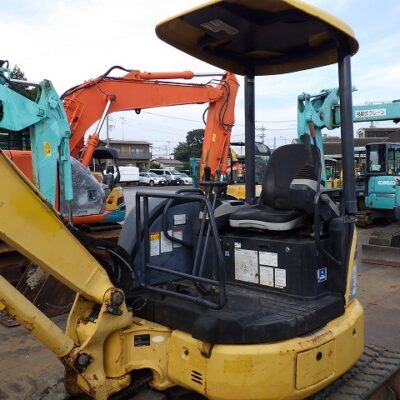 ( KOMATSU )   PC30MR-3   ( 9040N068 )