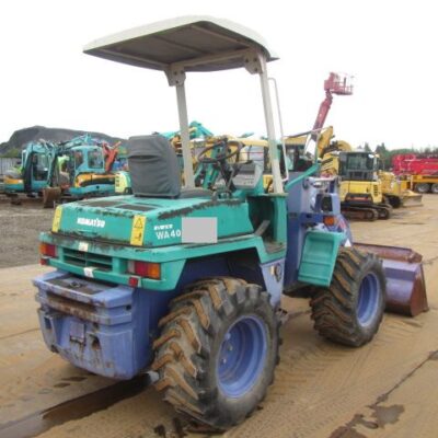 ( KOMATSU )   WA30-3E0   ( 11080T0180 )