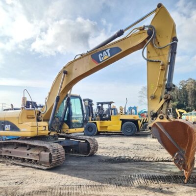 ( CAT)   320D   ( 2040N0693 )