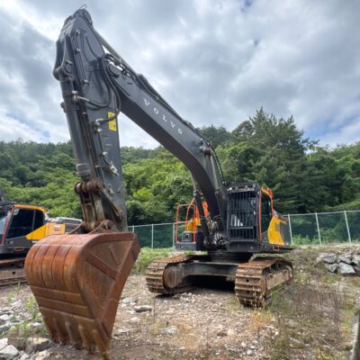 ( VOLVO )    EC400FL   ( 15070G000 )